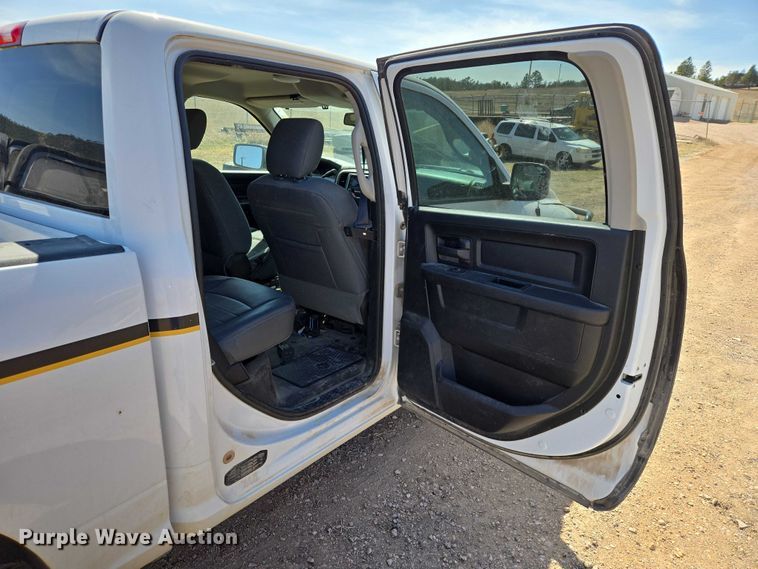 image for item EV5829 2017 RAM 1500 Crew Cab pickup truck