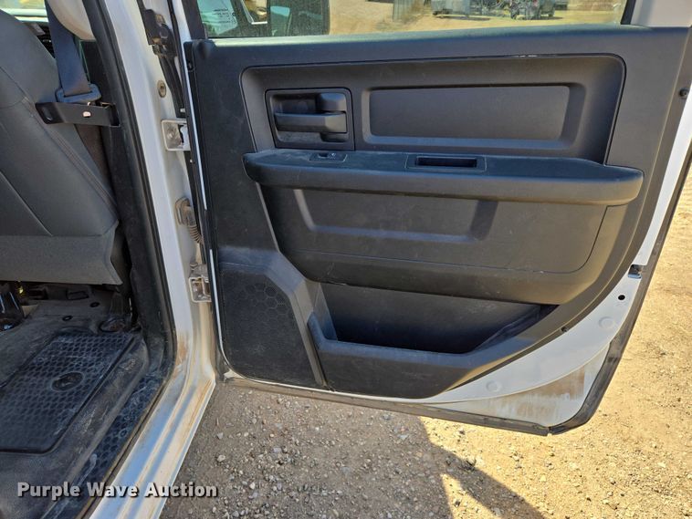 image for item EV5829 2017 RAM 1500 Crew Cab pickup truck