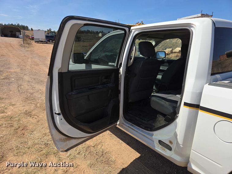 image for item EV5829 2017 RAM 1500 Crew Cab pickup truck