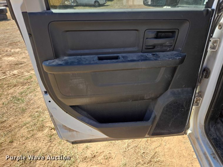 image for item EV5829 2017 RAM 1500 Crew Cab pickup truck