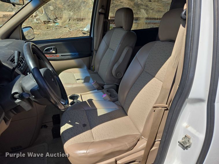 image for item EV5830 2006 Chevrolet Uplander van