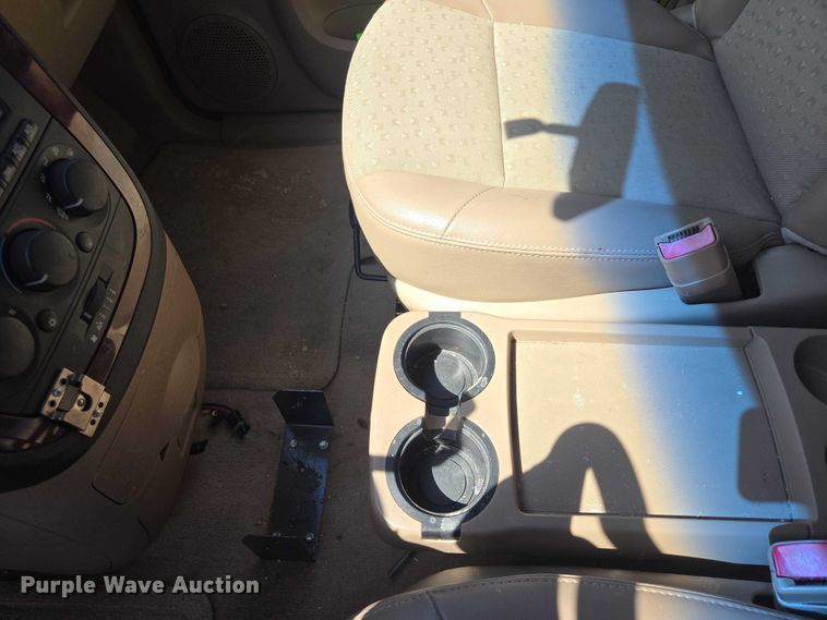 image for item EV5830 2006 Chevrolet Uplander van