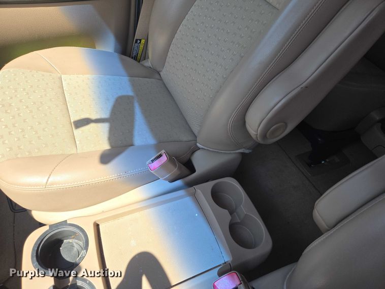 image for item EV5830 2006 Chevrolet Uplander van