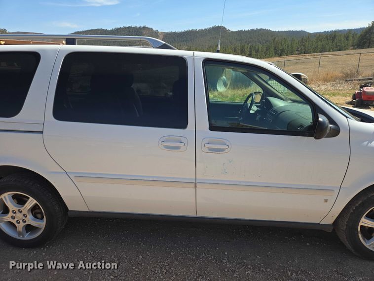 image for item EV5830 2006 Chevrolet Uplander van