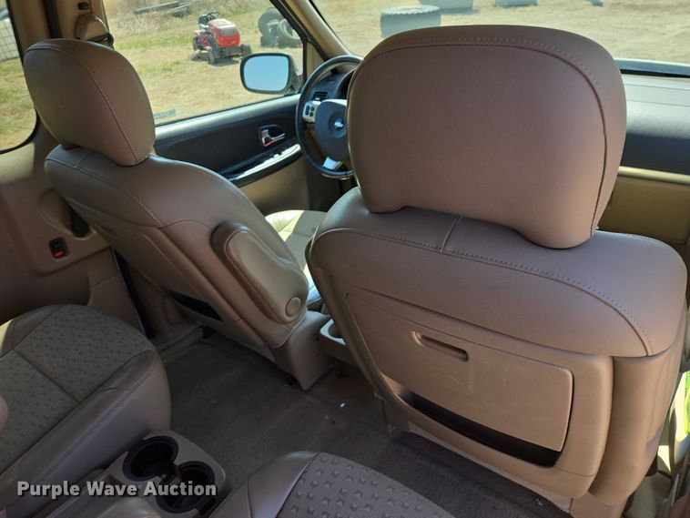 image for item EV5830 2006 Chevrolet Uplander van