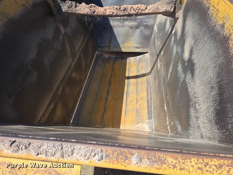 image for item EV5831 1994 Load King The Originator 2466 bottom dump trailer