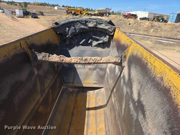 image for item EV5831 1994 Load King The Originator 2466 bottom dump trailer