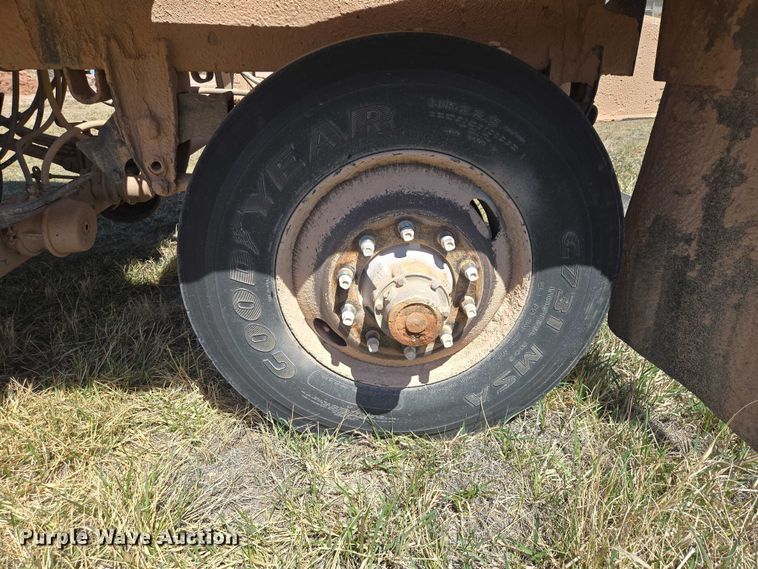 image for item EV5831 1994 Load King The Originator 2466 bottom dump trailer