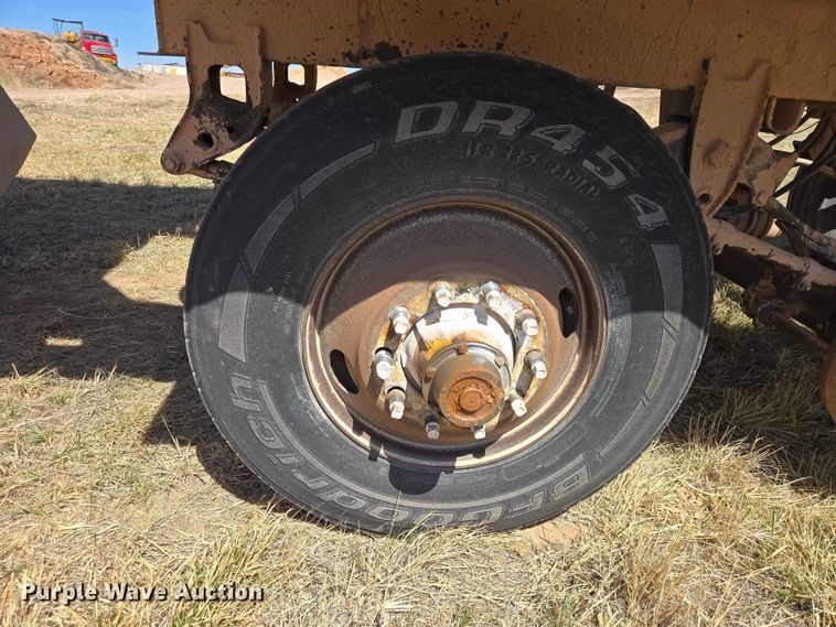 image for item EV5831 1994 Load King The Originator 2466 bottom dump trailer