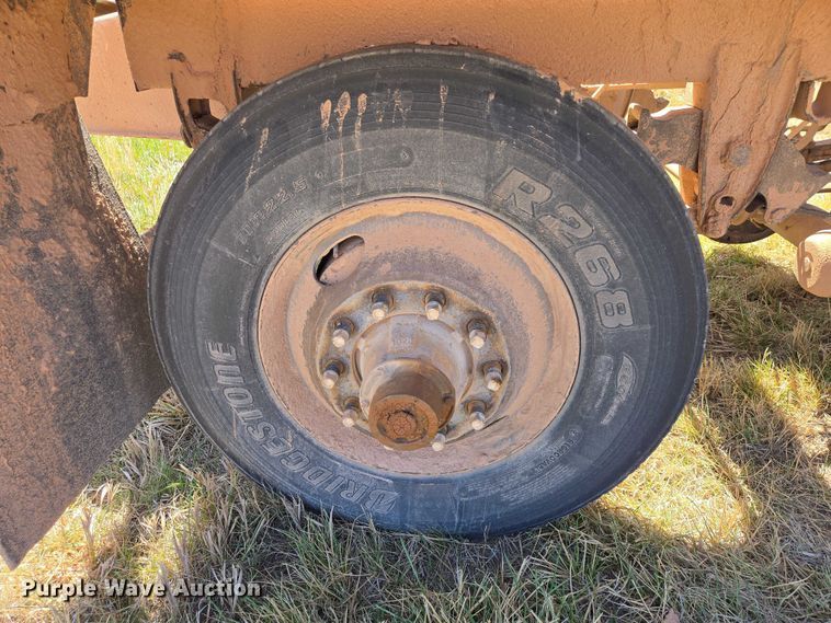 image for item EV5831 1994 Load King The Originator 2466 bottom dump trailer