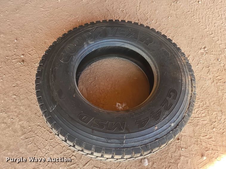 image for item EV5832 Tires and wheels