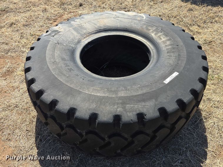 image for item EV5835 Michelin 23.5R25 tire