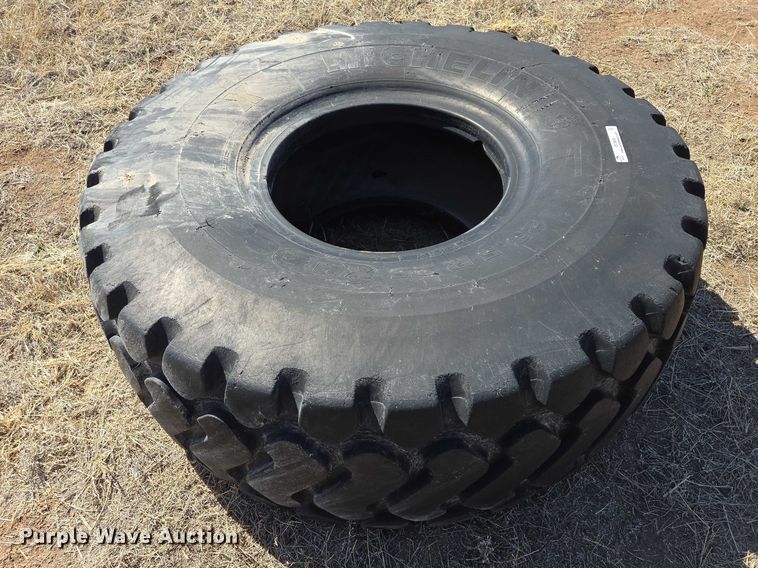 image for item EV5835 Michelin 23.5R25 tire