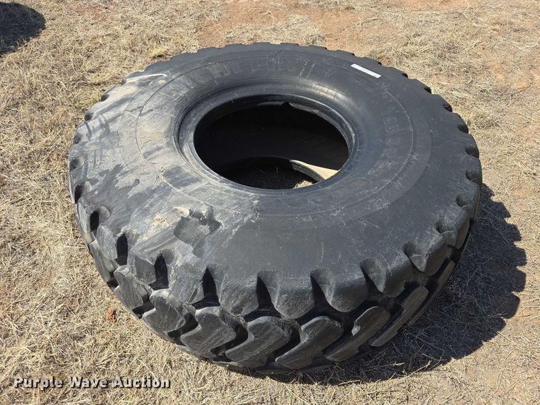 image for item EV5835 Michelin 23.5R25 tire