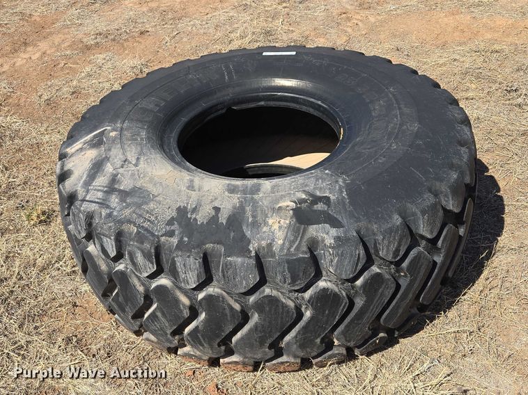 image for item EV5835 Michelin 23.5R25 tire