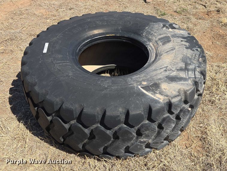image for item EV5835 Michelin 23.5R25 tire