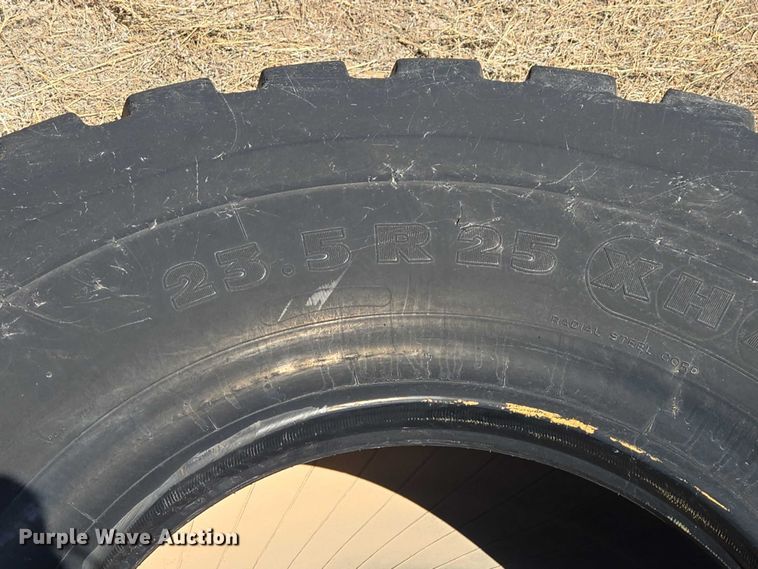 image for item EV5835 Michelin 23.5R25 tire