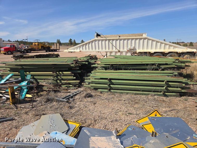 image for item EV5841 Metal posts
