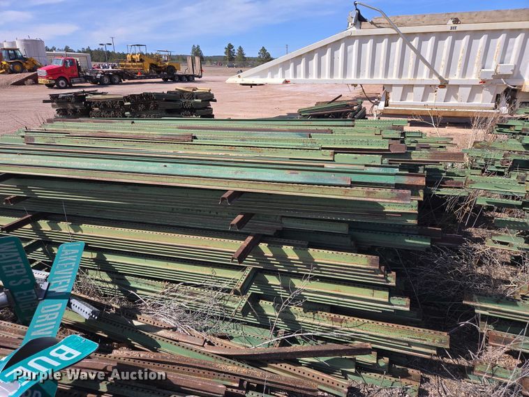 image for item EV5841 Metal posts