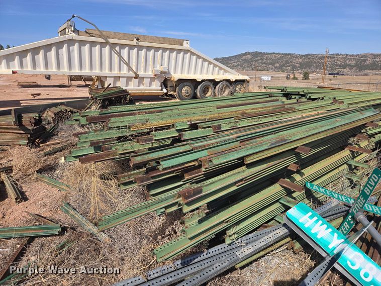 image for item EV5841 Metal posts