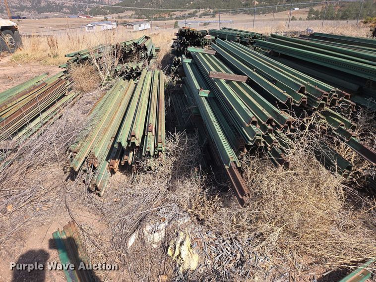 image for item EV5841 Metal posts