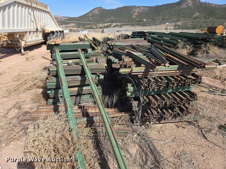 image for item EV5841 Metal posts
