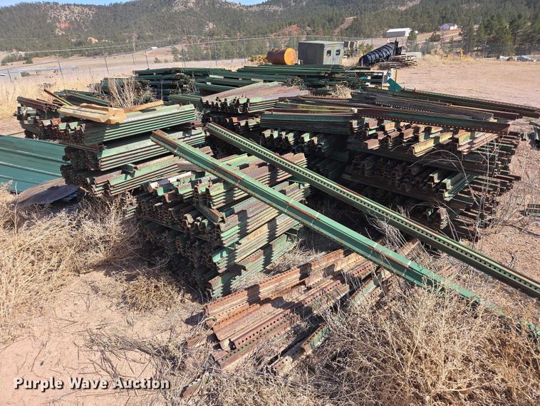 image for item EV5841 Metal posts