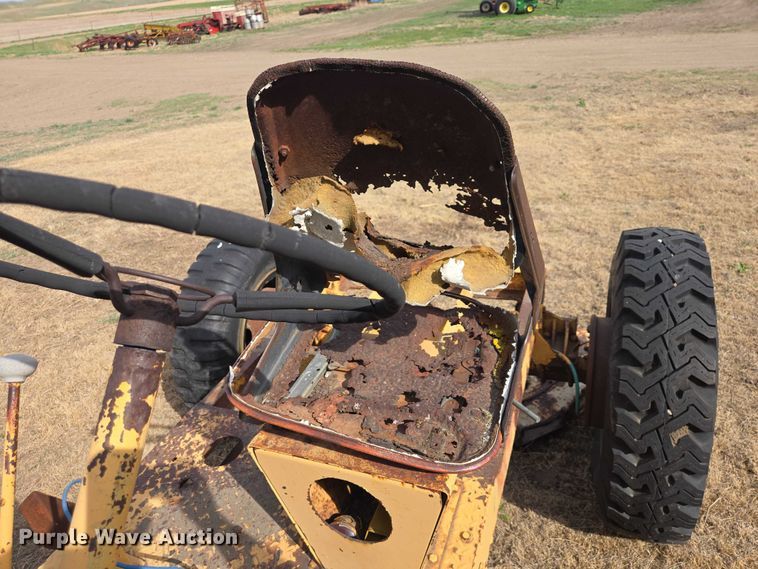 image for item EV5947 Toro tractor