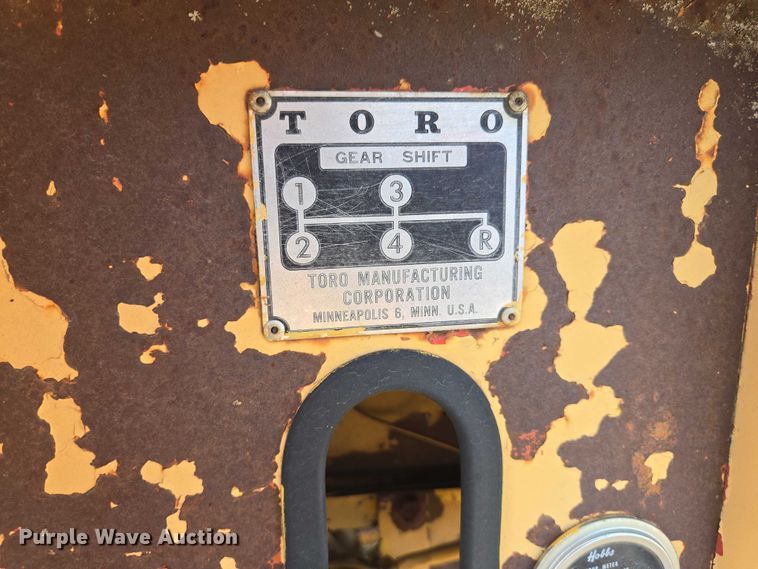 image for item EV5947 Toro tractor