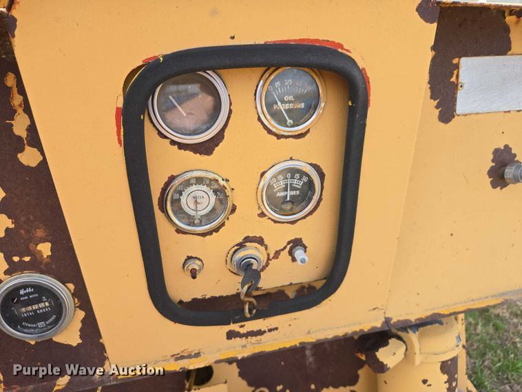 image for item EV5947 Toro tractor