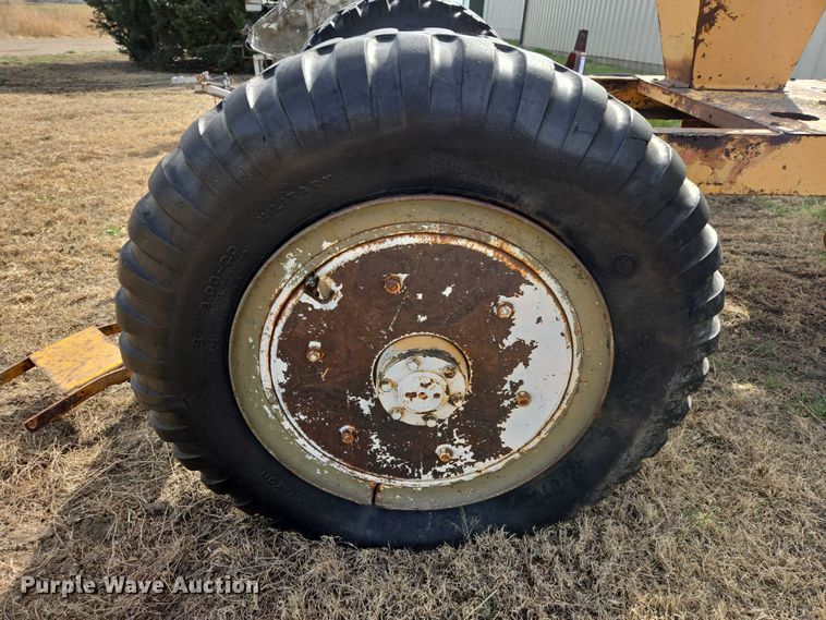 image for item EV5947 Toro tractor