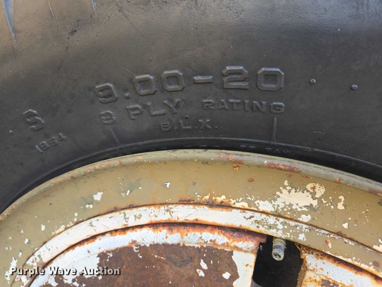 image for item EV5947 Toro tractor
