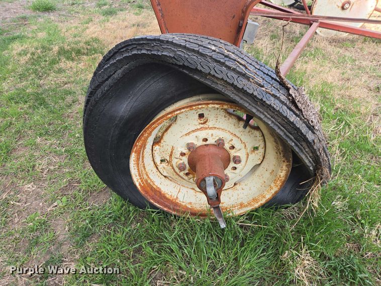 image for item EV5948 (2) Gandy drop seeders