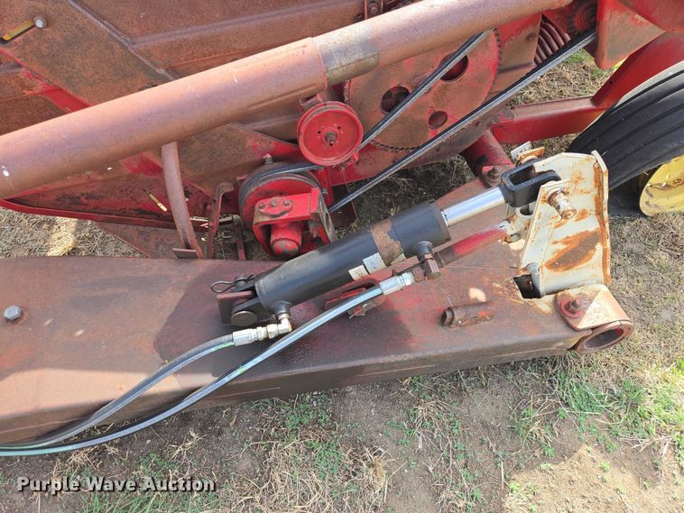 image for item EV5949 New Holland 490 swather / windrower