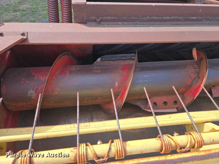 image for item EV5949 New Holland 490 swather / windrower