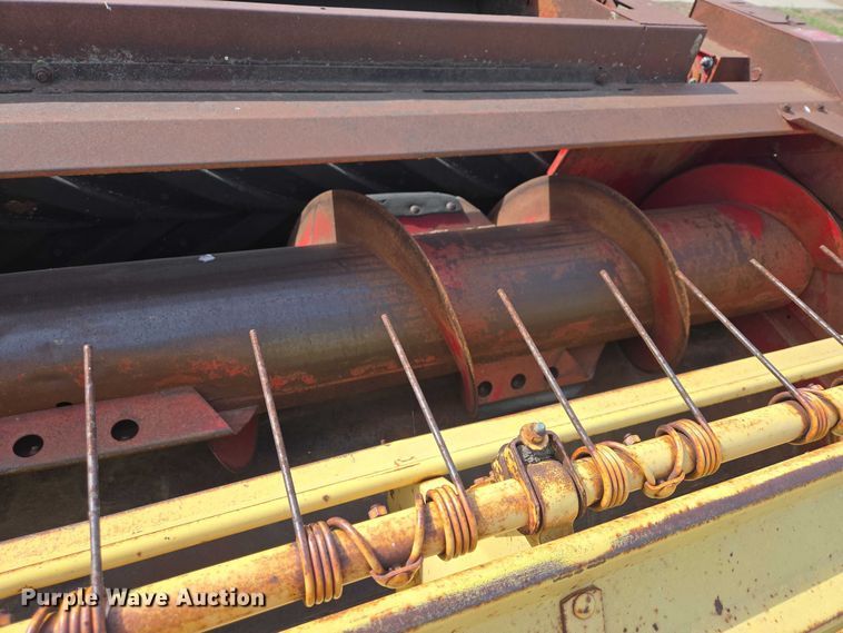 image for item EV5949 New Holland 490 swather / windrower