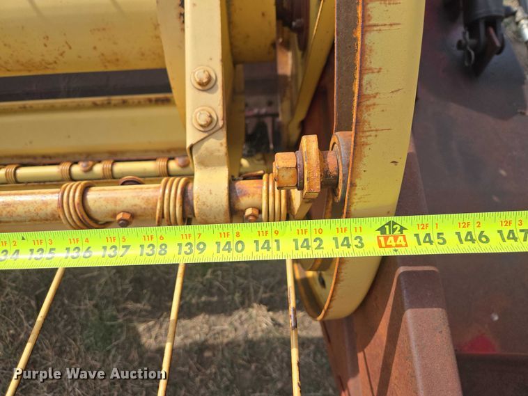image for item EV5949 New Holland 490 swather / windrower