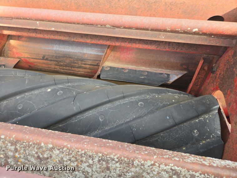 image for item EV5949 New Holland 490 swather / windrower