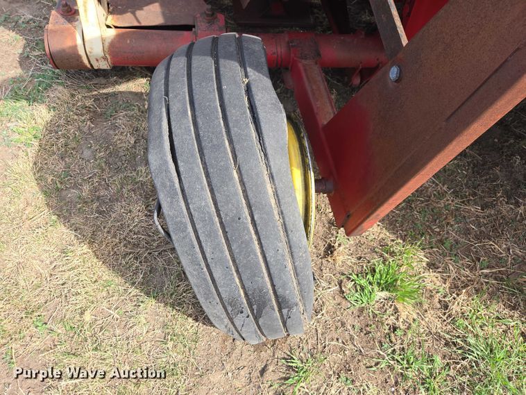 image for item EV5949 New Holland 490 swather / windrower