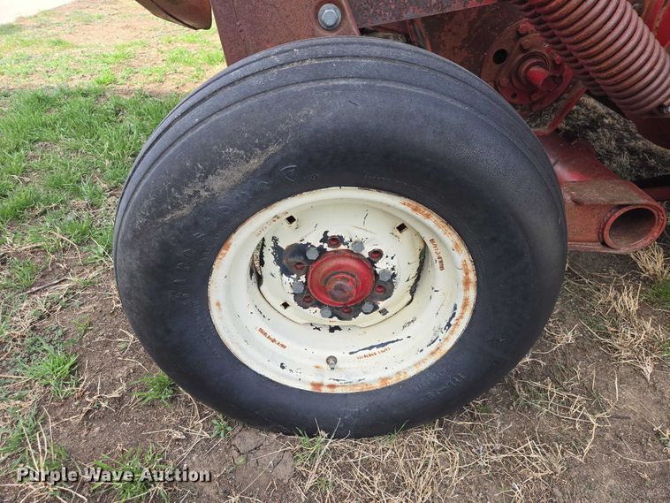 image for item EV5949 New Holland 490 swather / windrower