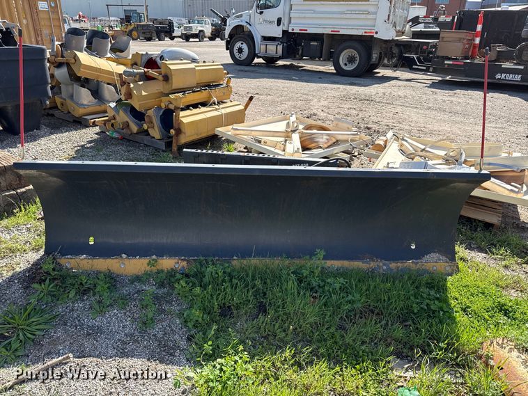 image for item EV7675 Bobcat skid steer snow plow