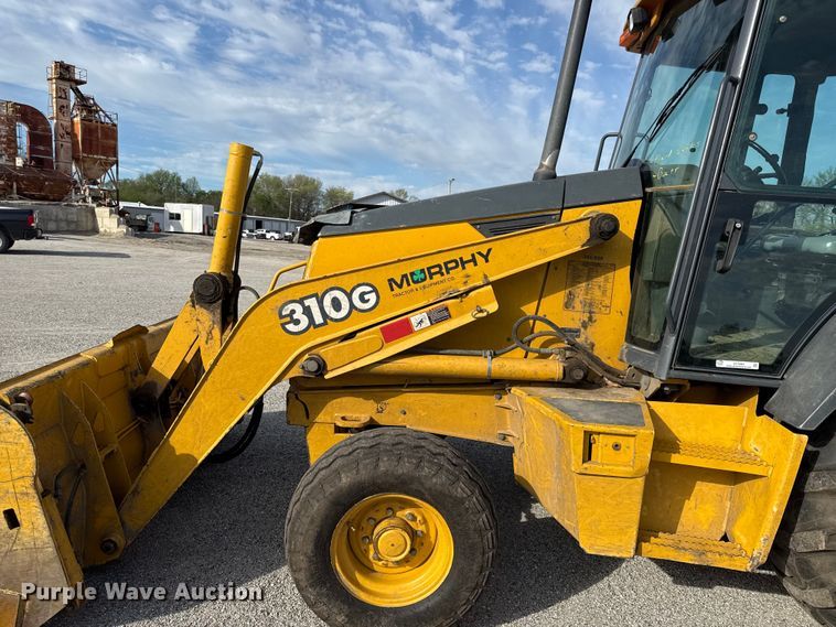 image for item EV7684 2004 John Deere 310G backhoe