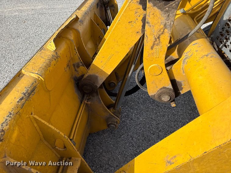 image for item EV7684 2004 John Deere 310G backhoe