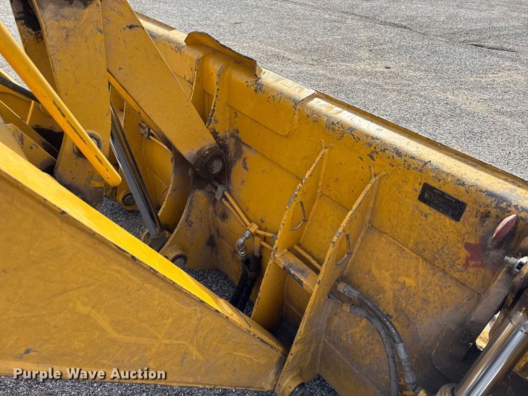 image for item EV7684 2004 John Deere 310G backhoe