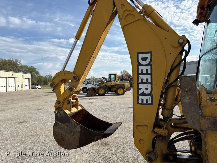 image for item EV7684 2004 John Deere 310G backhoe