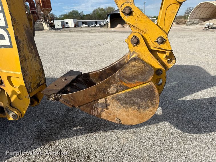 image for item EV7684 2004 John Deere 310G backhoe
