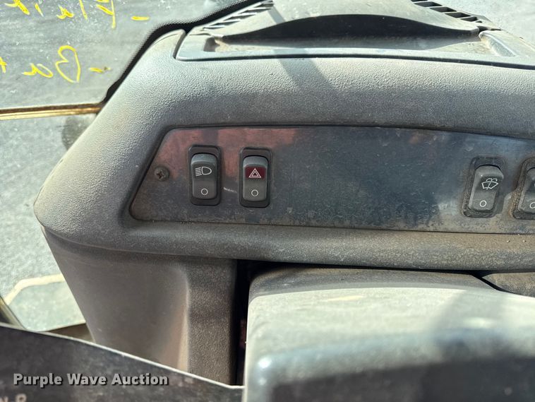 image for item EV7684 2004 John Deere 310G backhoe