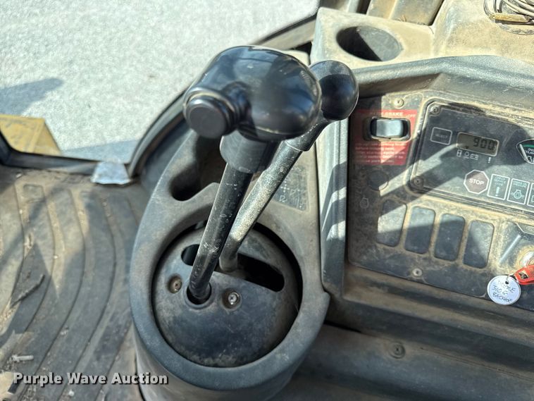 image for item EV7684 2004 John Deere 310G backhoe