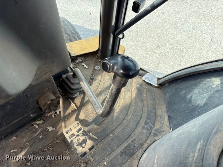 image for item EV7684 2004 John Deere 310G backhoe