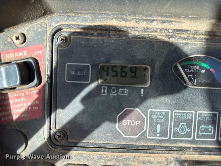 image for item EV7684 2004 John Deere 310G backhoe